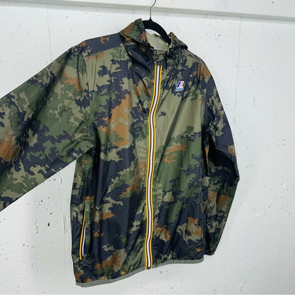 K-Way Unisex Size Medium Le VTAI 3.0 Claude Graphic Camo Hooded Rain Jacket - Picture 4 of 12